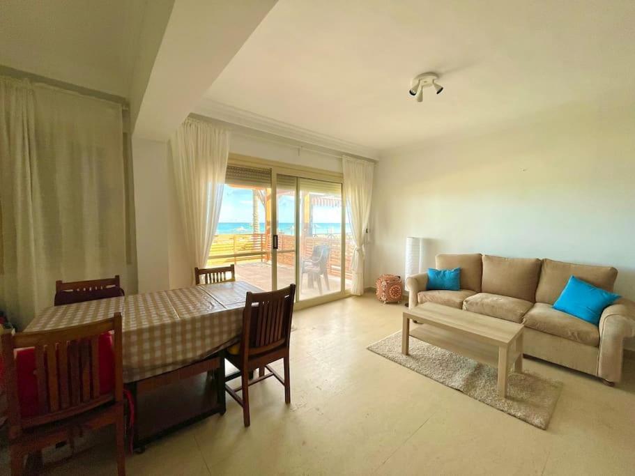 Breathtaking Luxury & Spacious Family 2-Bed 1St Row Seaview At Stella Seaview Sokhna アインソフナ エクステリア 写真