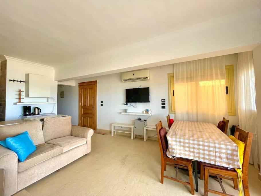 Breathtaking Luxury & Spacious 2-Bedroom 1St Row Direct Seaview At Stella Sea View Sokhna アインソフナ エクステリア 写真